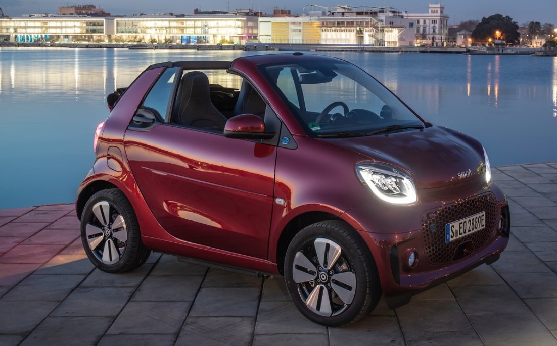 Top 5 mașini decapotabile despre care sigur nu știai că sunt atât de ieftine smart fortwo eq cabrio (10)