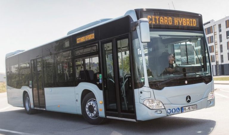 Gabriela Firea a făcut o plimbare demonstrativă cu autobuzul hibrid