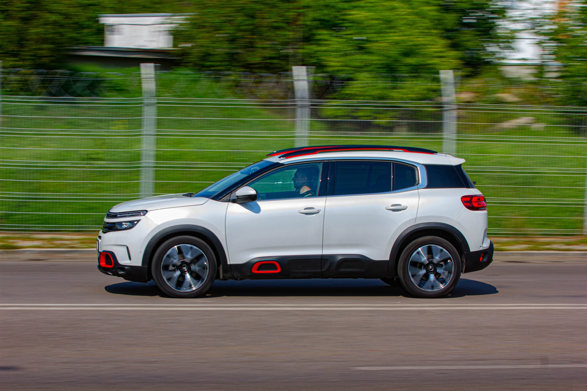 Test drive Citroen C5 Aircross - Cel mai mare crossover din oferta francezilor primește multe cuvine de lauda