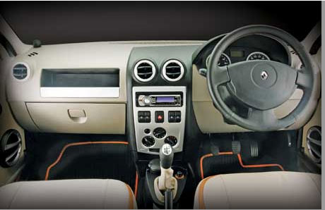 Mahindra Logan - interior