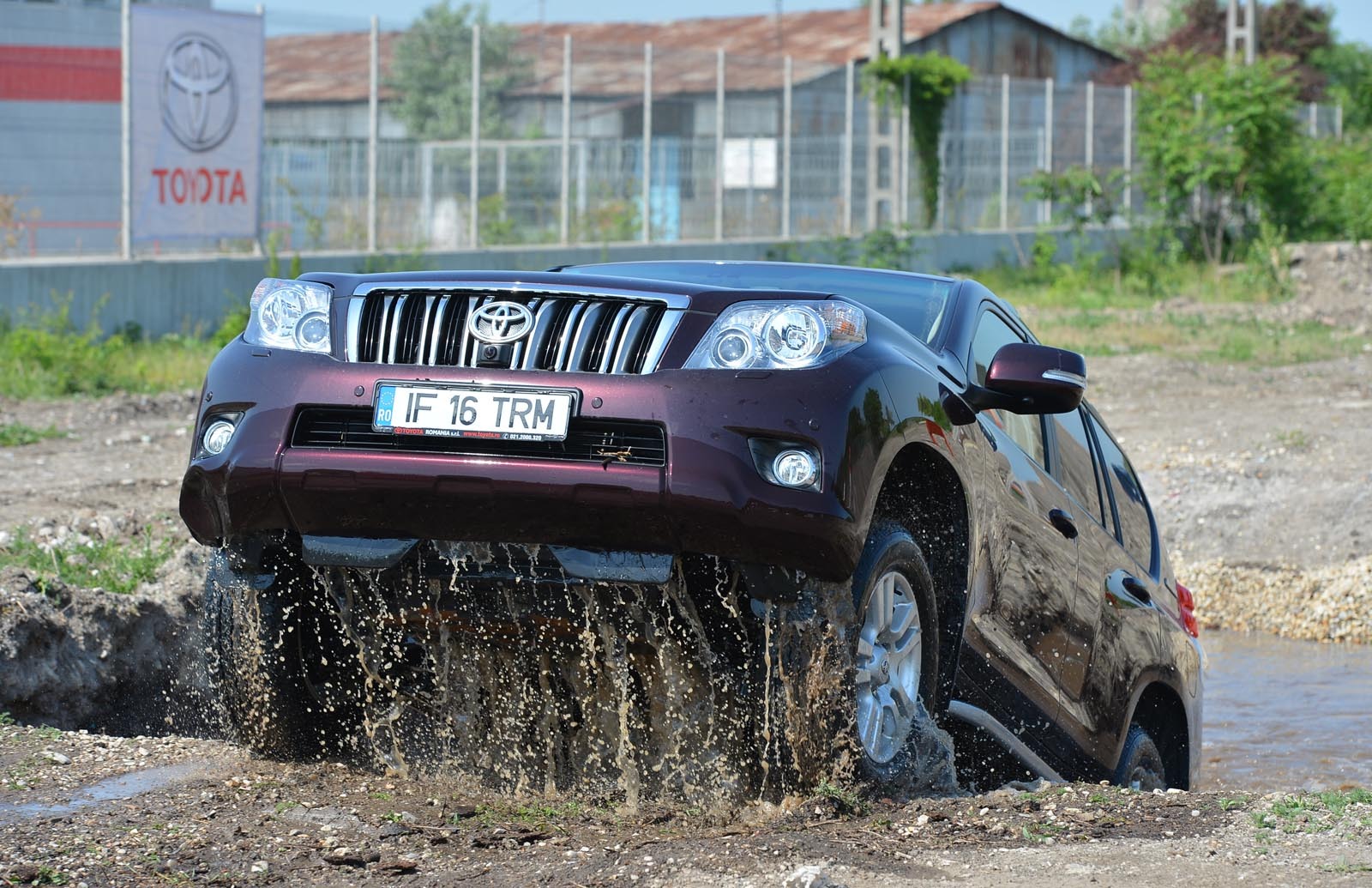 Toyota Track 4x4 este localizat foarte convenabil pentru cei din Bucuresti si imprejurimi