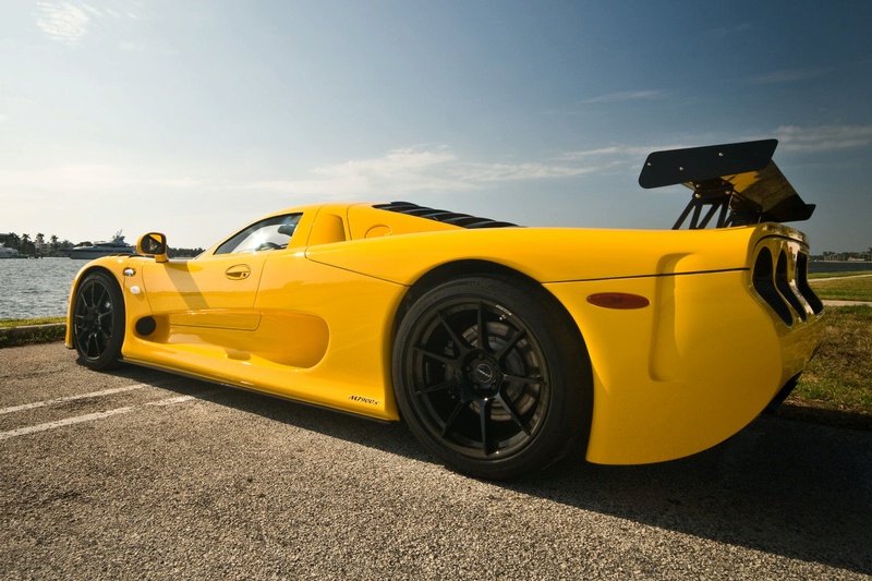 Mosler MT900 atinge 340 km/h