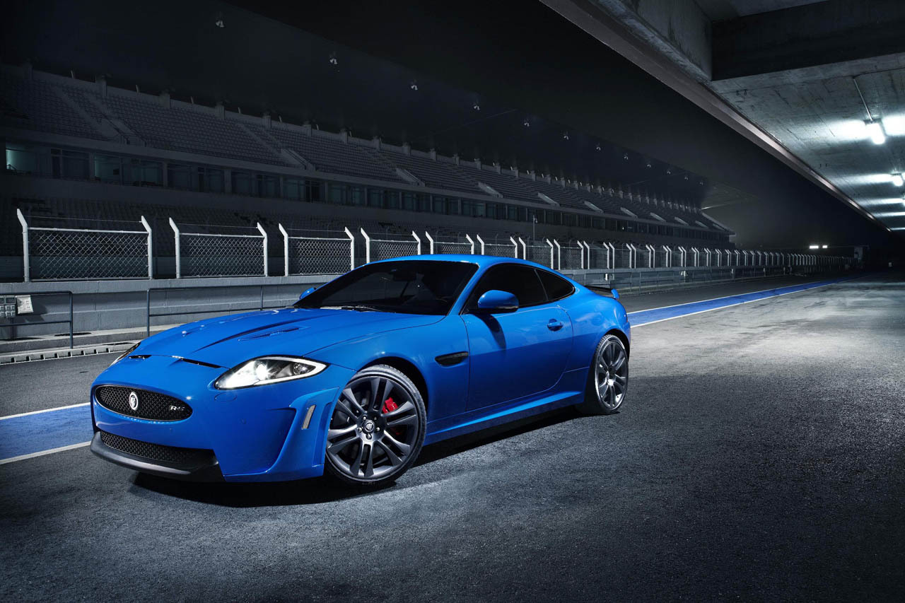 Jaguar XKR-S are 550 CP si un pachet exterior foarte agresiv