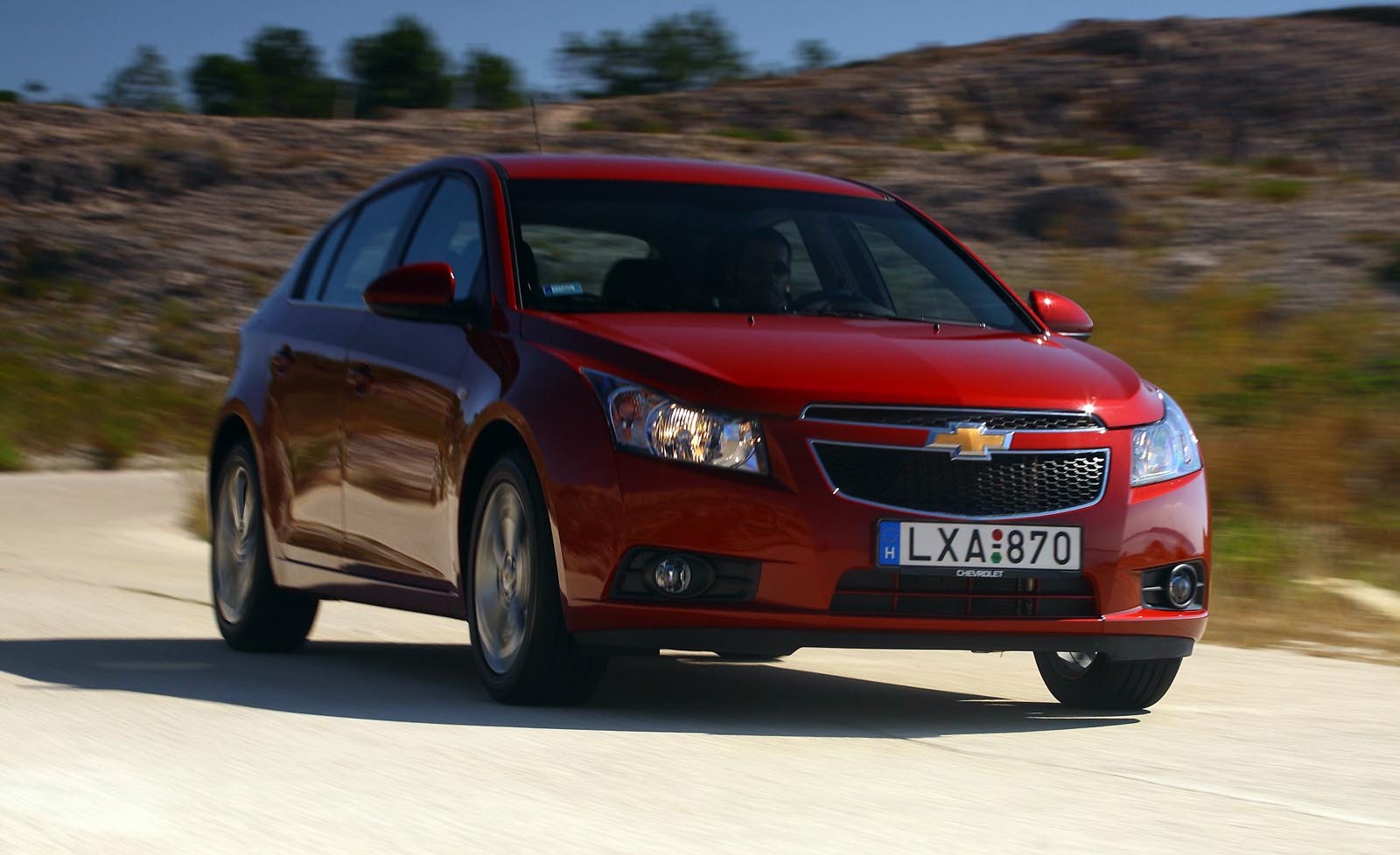 Chevrolet Cruze 1.8 are o cutie manuala cu doar 5 trepte si e pentru soferii mai calmi