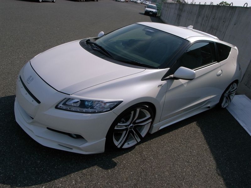 Acest kit exterior pentru Honda CR-Z Terra costa in jur de 5.000 euro in Japonia