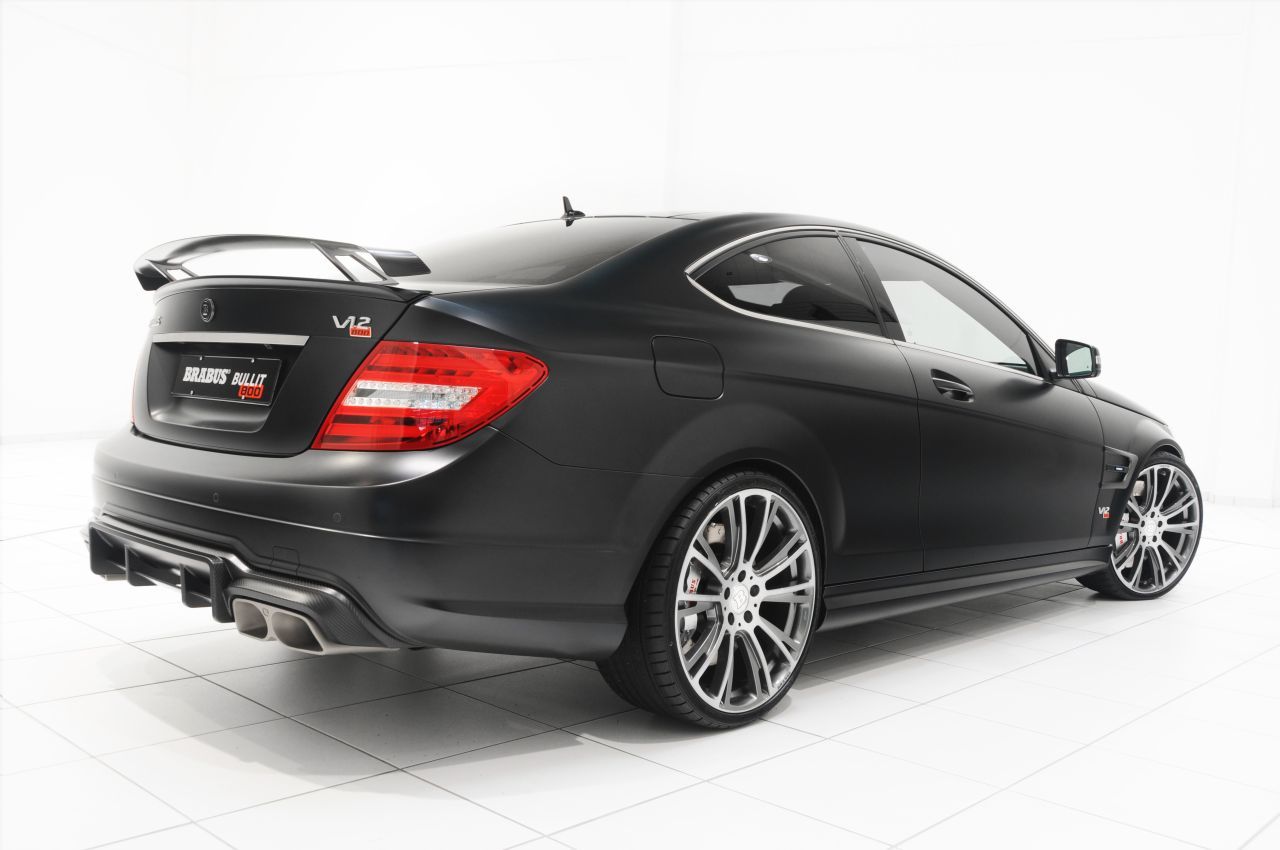 Brabus Bullit Coupe 800 atinge 100 km/h in doar 3,7 secunde, iar viteza maxima e de 370 km/h